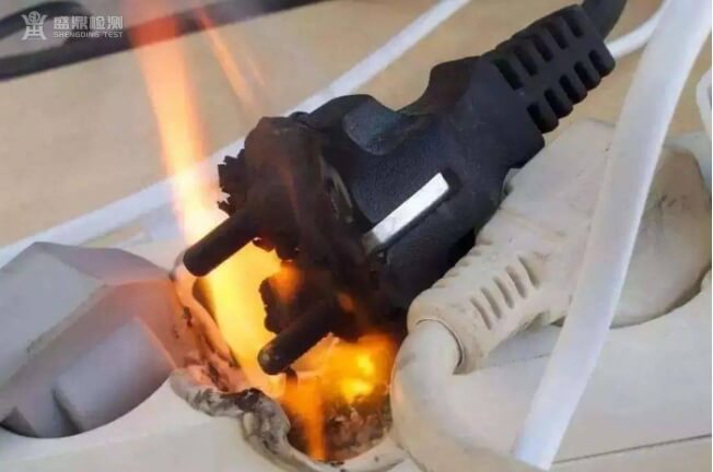 被迫帶電滅火時的注意事項