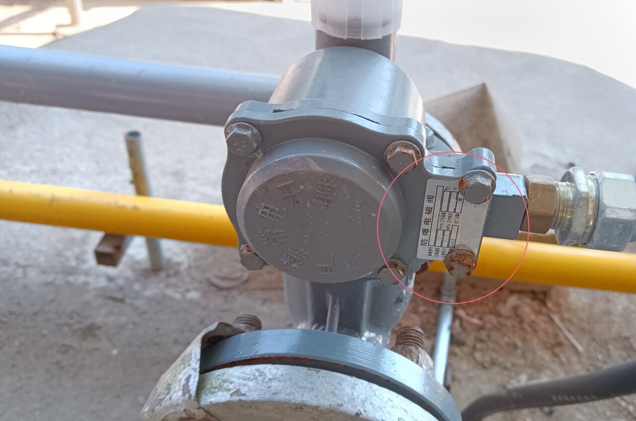 銘牌信息不清晰